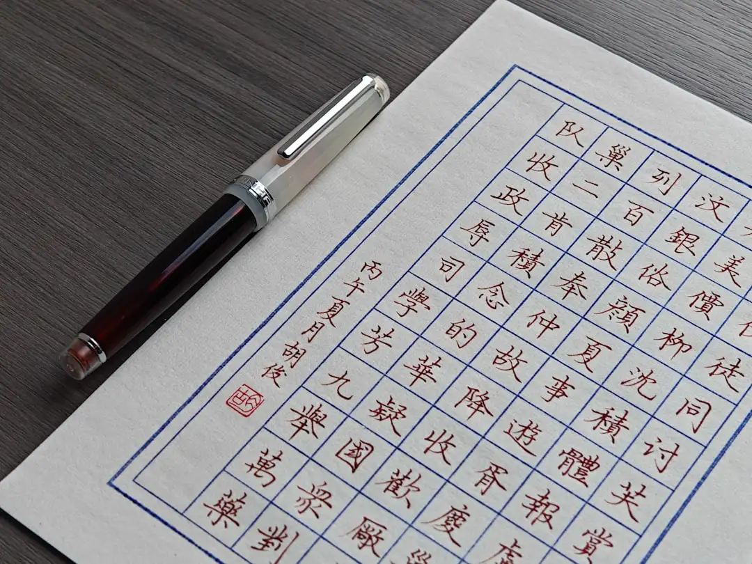 喷涂车间废气处理方案对比：活性炭吸附箱与光氧催化设备的协同应用