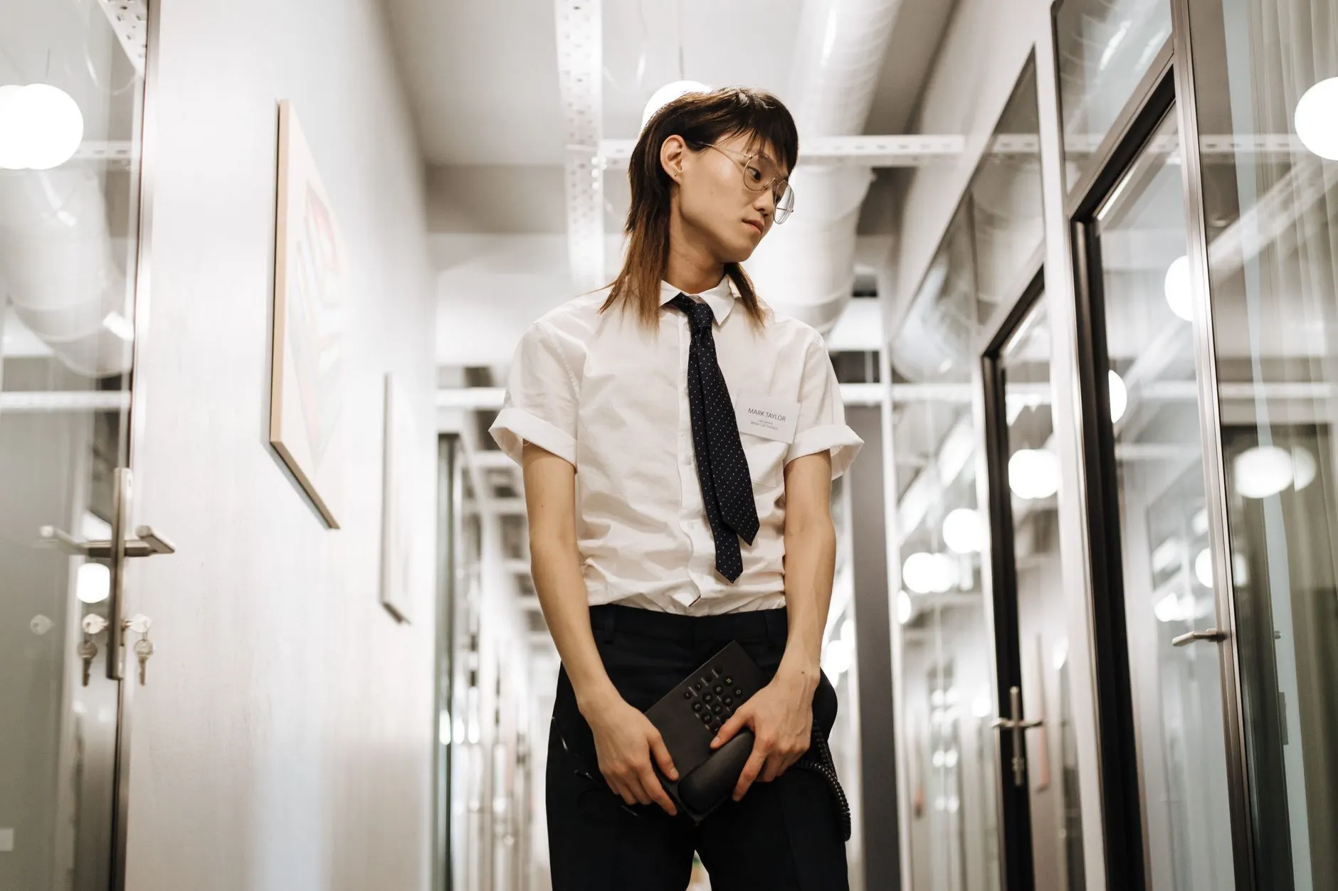 喷涂行业VOCs废气治理：活性炭吸附箱与光氧催化设备的组合工艺解析正文配图 1